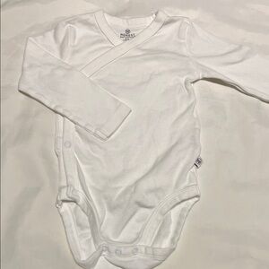 “Bundle 10/$13” Honest baby clothing 6-9 month Classic White sleeve Bodysuit